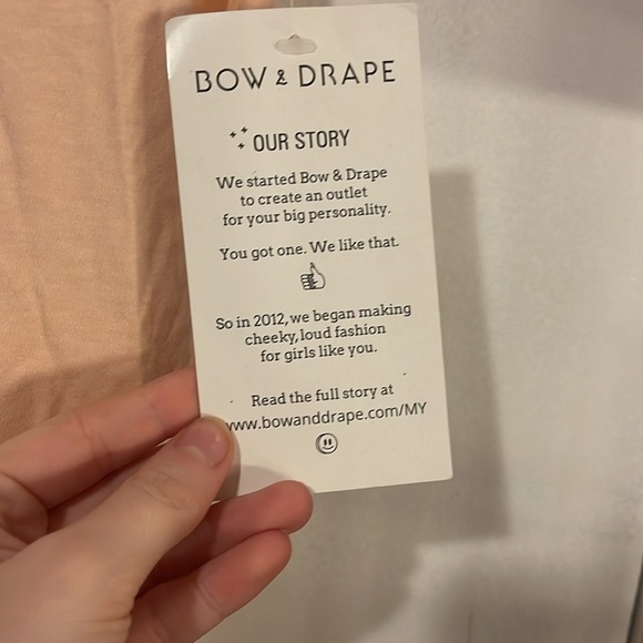 Bow and drape cute peachy top - Picture 5 of 8